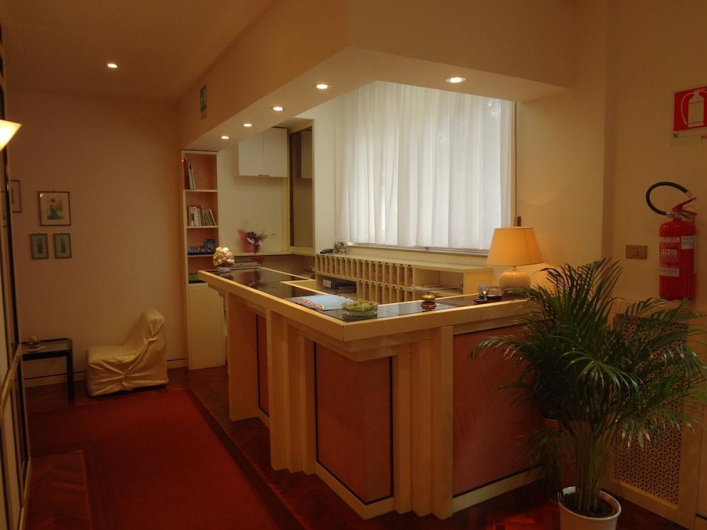 Hotel Nettuno Porto San Giorgio Exteriör bild