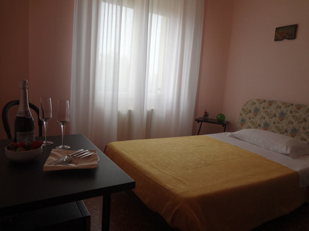 Hotel Nettuno Porto San Giorgio Exteriör bild