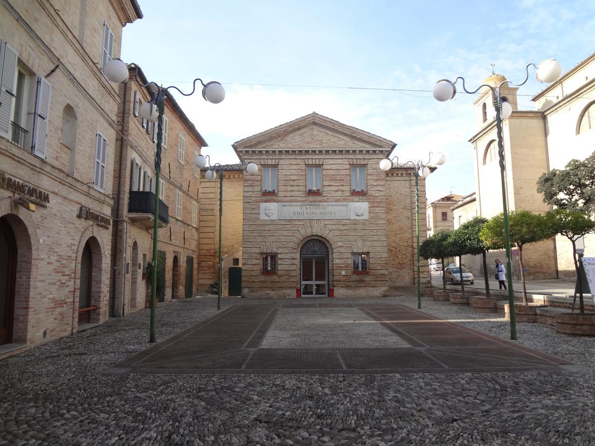 Hotel Nettuno Porto San Giorgio Exteriör bild