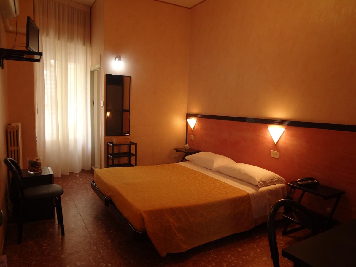 Hotel Nettuno Porto San Giorgio Exteriör bild