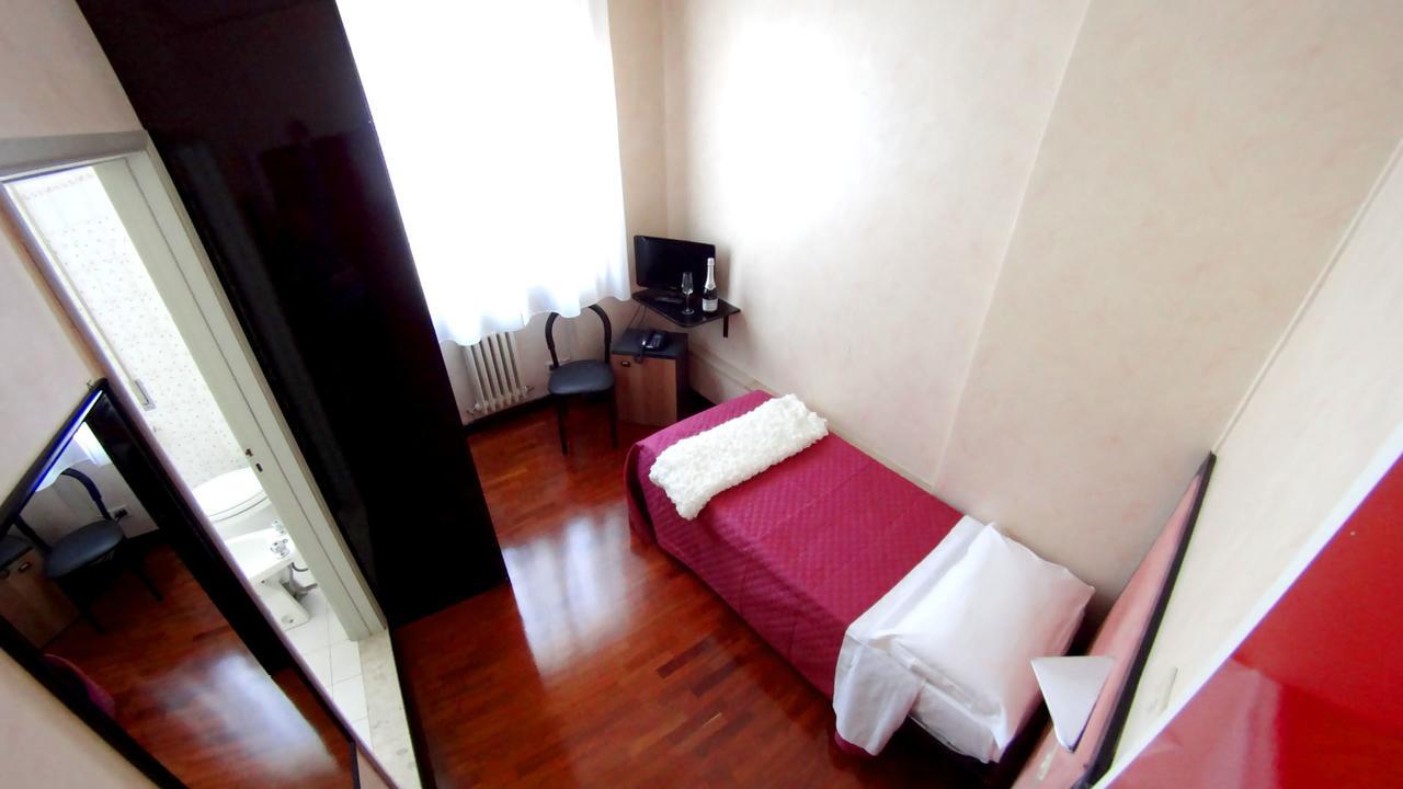 Hotel Nettuno Porto San Giorgio Exteriör bild