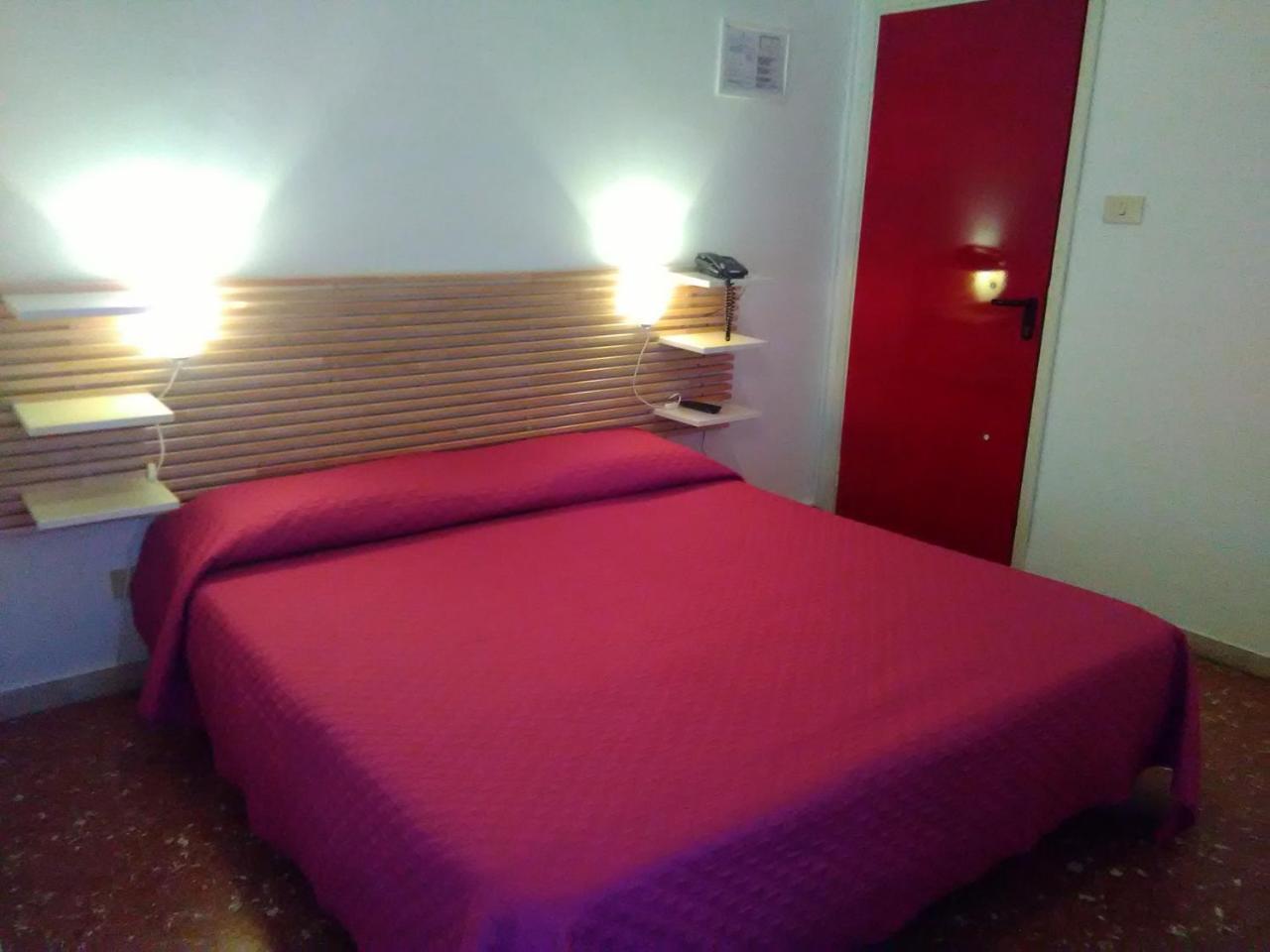 Hotel Nettuno Porto San Giorgio Exteriör bild