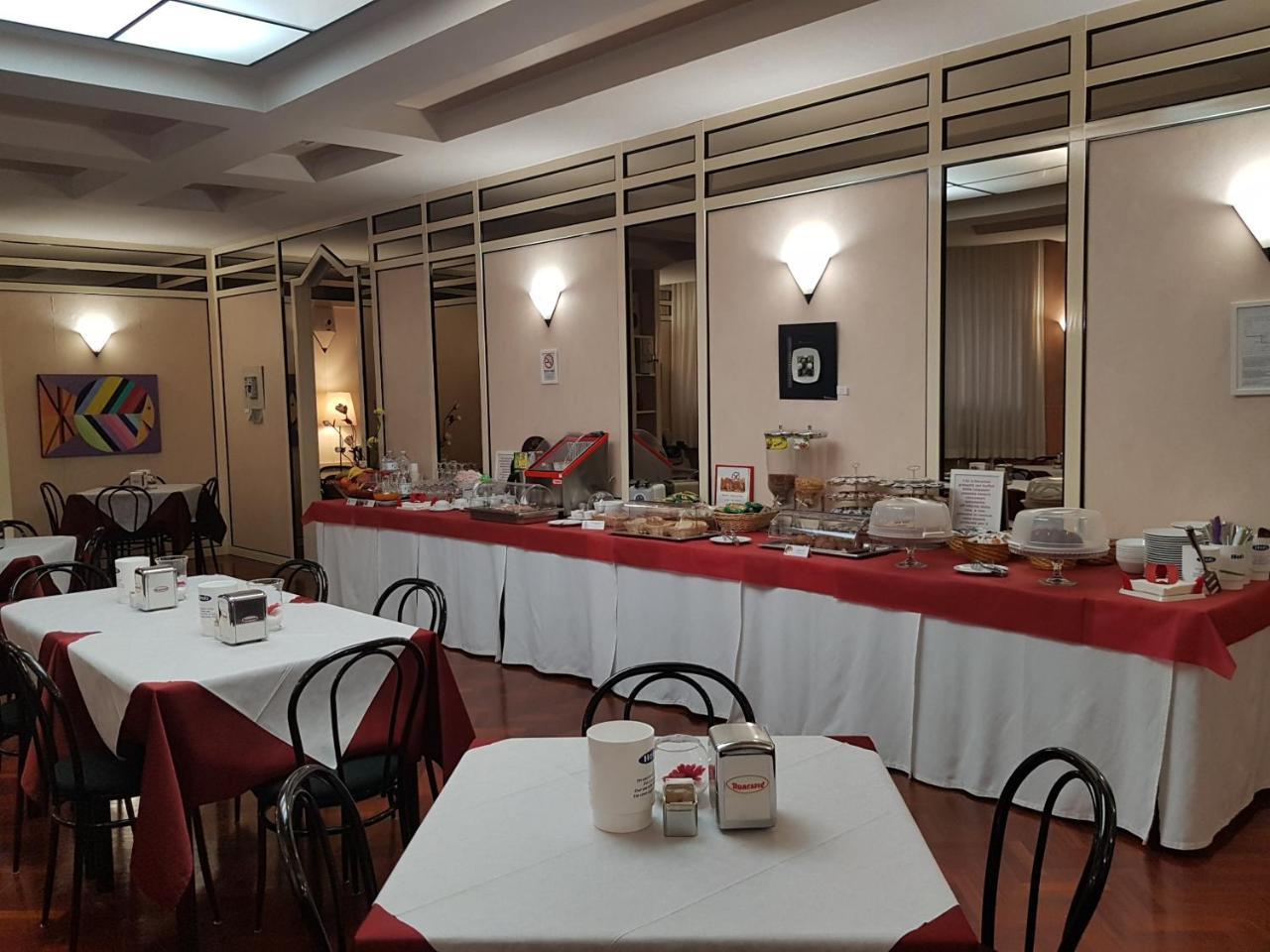 Hotel Nettuno Porto San Giorgio Exteriör bild